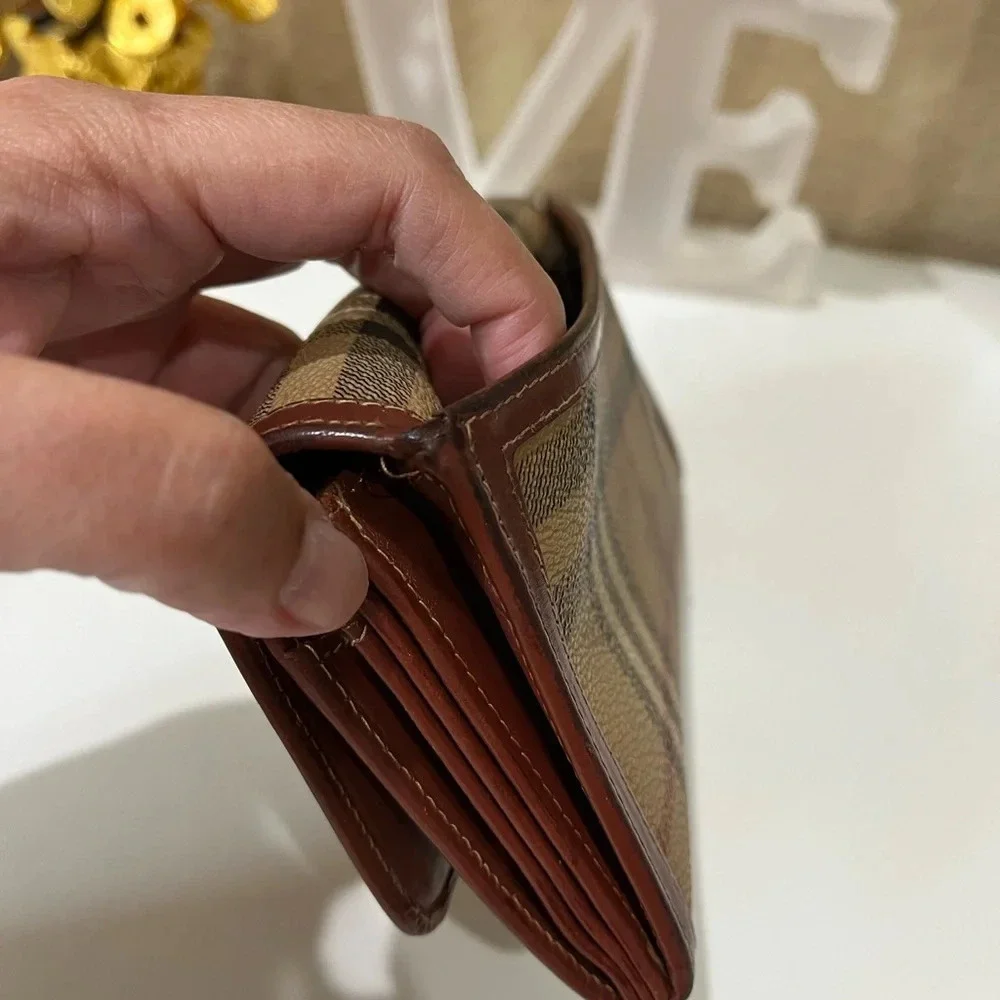 Burberrys Vintage Bifold Wallet